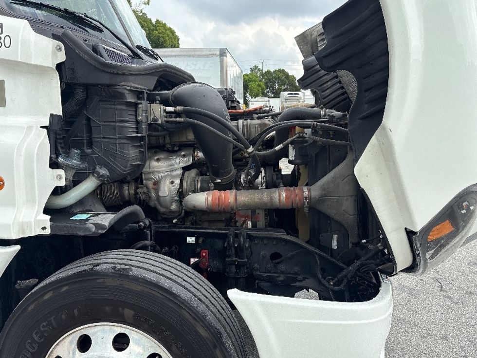 Day Cab Tractor-Heavy Duty Tractors-Freightliner-2018-Cascadia 12564ST-Medley-FL-705,912\n\t\tmiles-$ 22,250 - Image 15