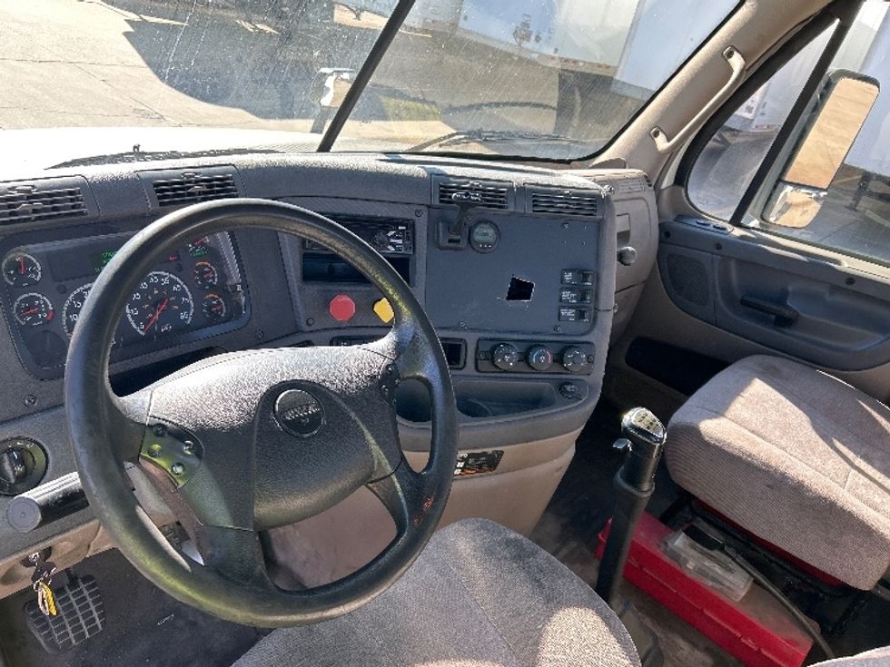 Day Cab Tractor-Heavy Duty Tractors-Freightliner-2018-Cascadia 12564ST-Memphis-TN-363,412\n\t\tmiles-$ 43,000 - Image 10