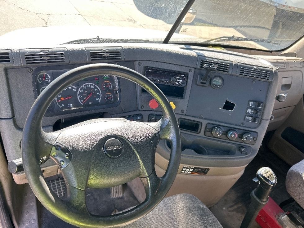 Day Cab Tractor-Heavy Duty Tractors-Freightliner-2018-Cascadia 12564ST-Memphis-TN-363,412\n\t\tmiles-$ 43,000 - Image 11