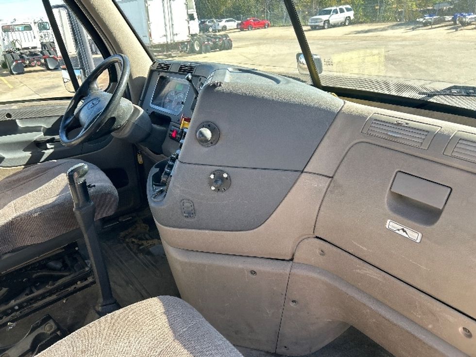 Day Cab Tractor-Heavy Duty Tractors-Freightliner-2018-Cascadia 12564ST-Memphis-TN-363,412\n\t\tmiles-$ 43,000 - Image 14