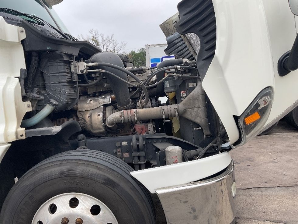 Day Cab Tractor-Heavy Duty Tractors-Freightliner-2018-Cascadia 12564ST-Memphis-TN-556,013\n\t\tmiles-$ 35,000 - Image 15