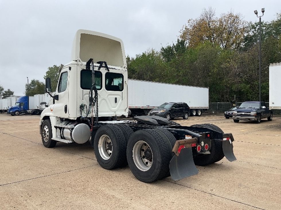 Day Cab Tractor-Heavy Duty Tractors-Freightliner-2018-Cascadia 12564ST-Memphis-TN-556,013\n\t\tmiles-$ 35,000 - Image 5