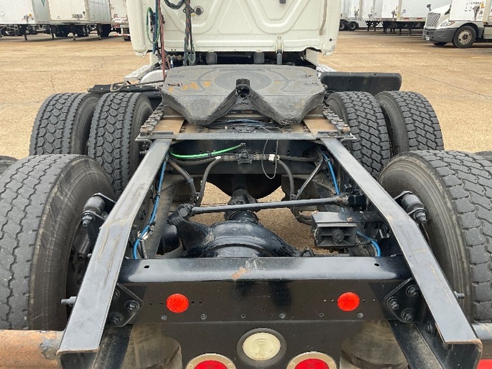 Day Cab Tractor-Heavy Duty Tractors-Freightliner-2018-Cascadia 12564ST-Memphis-TN-556,013\n\t\tmiles-$ 35,000 - Image 6