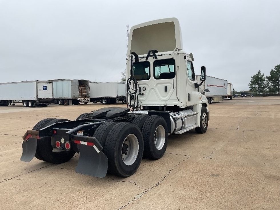 Day Cab Tractor-Heavy Duty Tractors-Freightliner-2018-Cascadia 12564ST-Memphis-TN-556,013\n\t\tmiles-$ 35,000 - Image 7