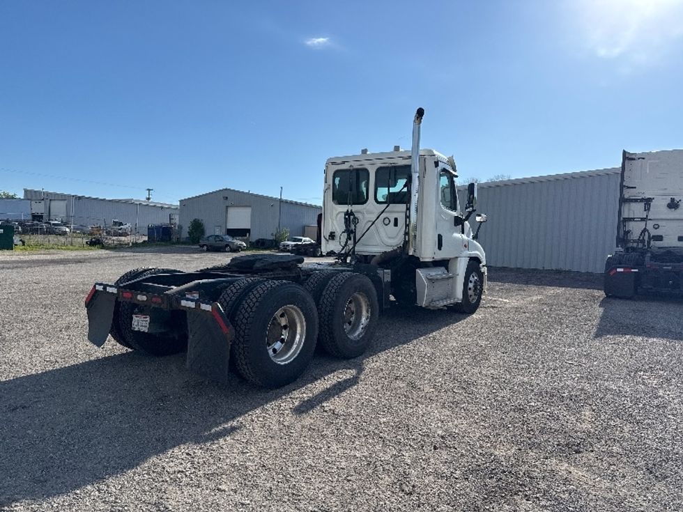 Day Cab Tractor-Heavy Duty Tractors-Freightliner-2018-Cascadia 12564ST-Middlefield-OH-216,436\n\t\tmiles-$ 41,750 - Image 7