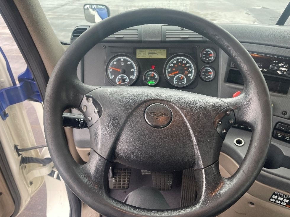 Day Cab Tractor-Heavy Duty Tractors-Freightliner-2018-Cascadia 12564ST-Middlefield-OH-404,994\n\t\tmiles-$ 39,500 - Image 11