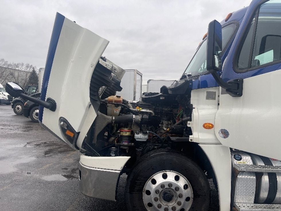 Day Cab Tractor-Heavy Duty Tractors-Freightliner-2018-Cascadia 12564ST-Middlefield-OH-404,994\n\t\tmiles-$ 39,500 - Image 16