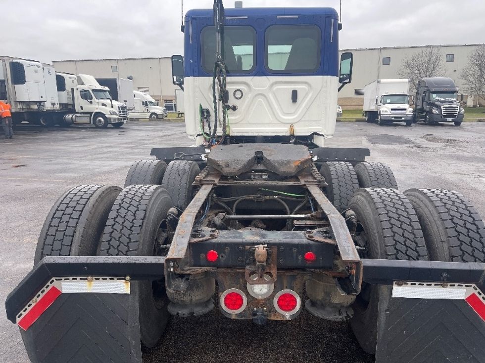 Day Cab Tractor-Heavy Duty Tractors-Freightliner-2018-Cascadia 12564ST-Middlefield-OH-404,994\n\t\tmiles-$ 39,500 - Image 6