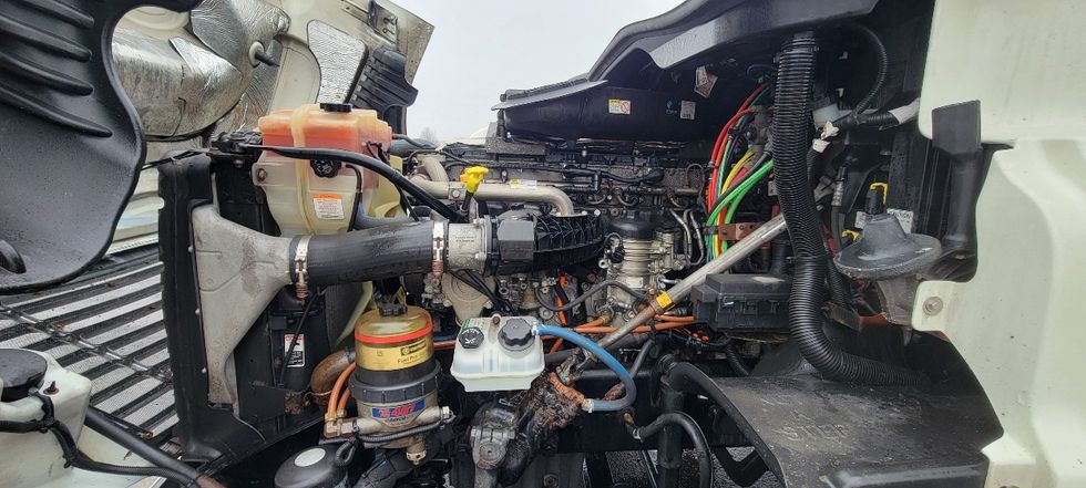 Day Cab Tractor-Heavy Duty Tractors-Freightliner-2018-Cascadia 12564ST-Middlefield-OH-409,354\n\t\tmiles-$ 39,250 - Image 16