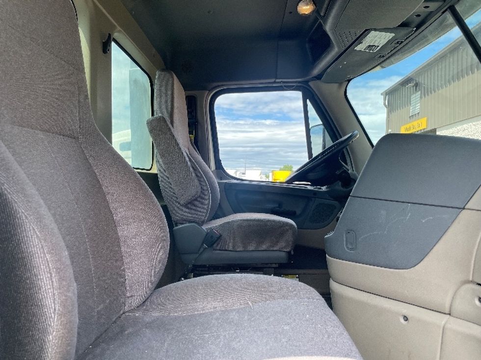 Day Cab Tractor-Heavy Duty Tractors-Freightliner-2018-Cascadia 12564ST-Middlefield-OH-423,303\n\t\tmiles-$ 46,500 - Image 14