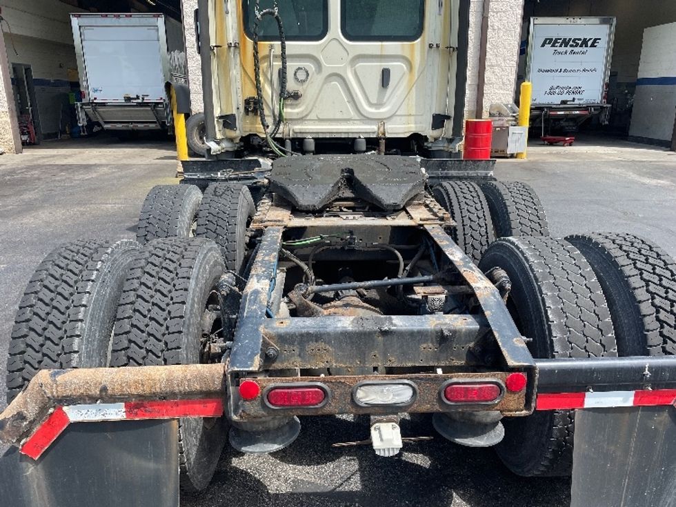 Day Cab Tractor-Heavy Duty Tractors-Freightliner-2018-Cascadia 12564ST-Middlefield-OH-423,303\n\t\tmiles-$ 46,500 - Image 6