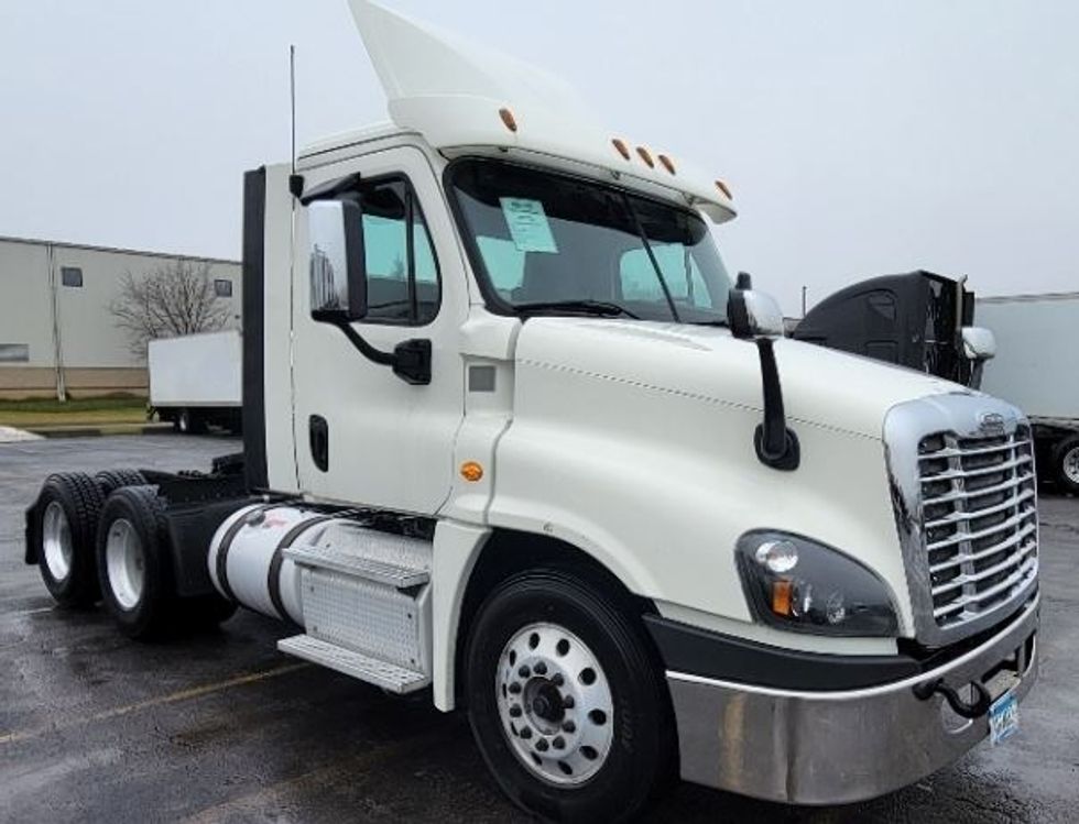 Day Cab Tractor-Heavy Duty Tractors-Freightliner-2018-Cascadia 12564ST-Middlefield-OH-440,464\n\t\tmiles-$ 41,500 - Image 1