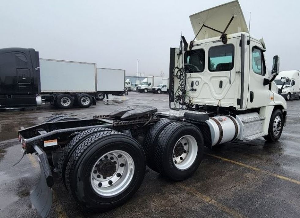 Day Cab Tractor-Heavy Duty Tractors-Freightliner-2018-Cascadia 12564ST-Middlefield-OH-440,464\n\t\tmiles-$ 41,500 - Image 7