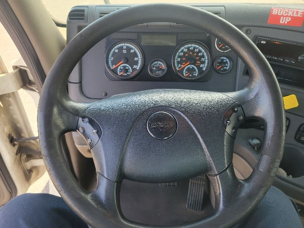 Day Cab Tractor-Heavy Duty Tractors-Freightliner-2018-Cascadia 12564ST-Millville-NJ-239,776\n\t\tmiles-$ 43,000 - Image 11