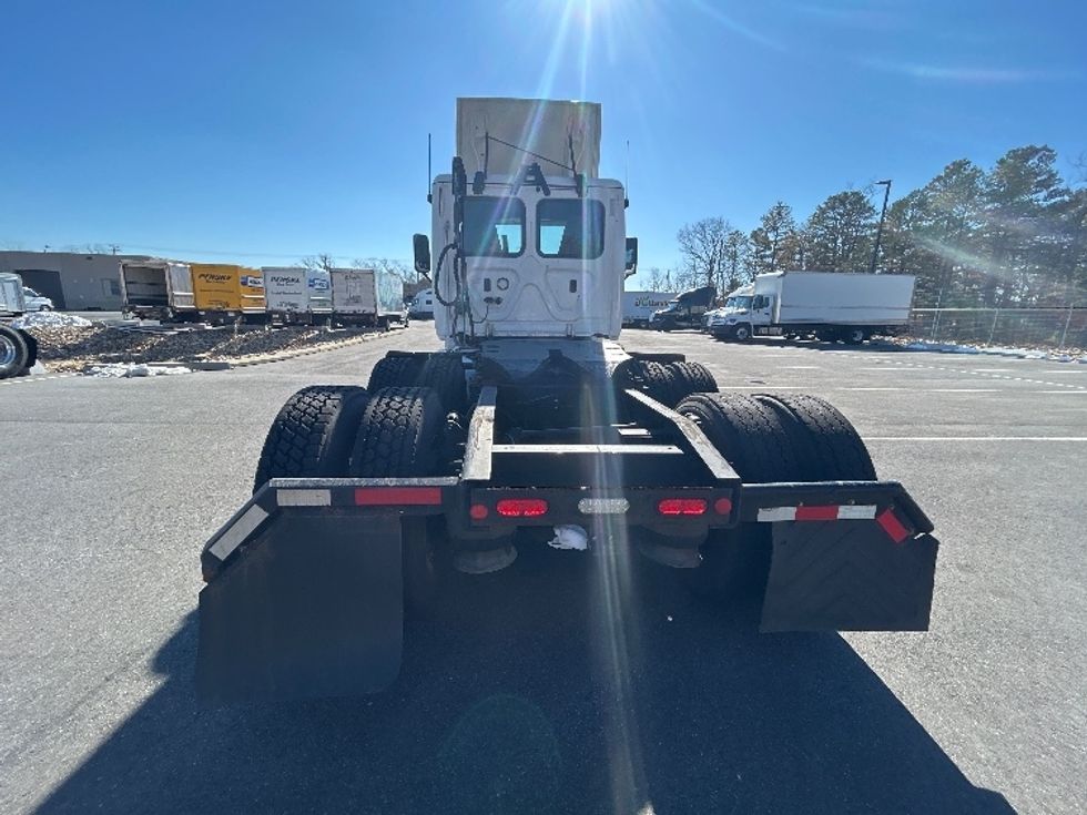 Day Cab Tractor-Heavy Duty Tractors-Freightliner-2018-Cascadia 12564ST-Millville-NJ-470,445\n\t\tmiles-$ 29,000 - Image 6