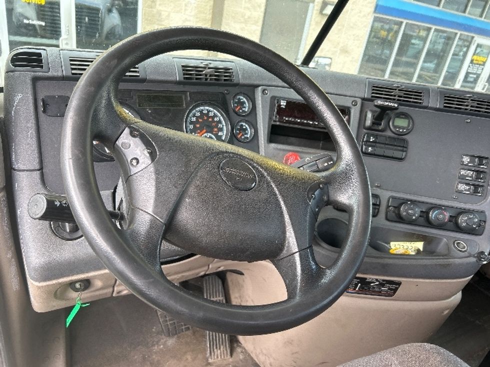 Day Cab Tractor-Heavy Duty Tractors-Freightliner-2018-Cascadia 12564ST-Milwaukee-WI-438,987\n\t\tmiles-$ 33,750 - Image 11