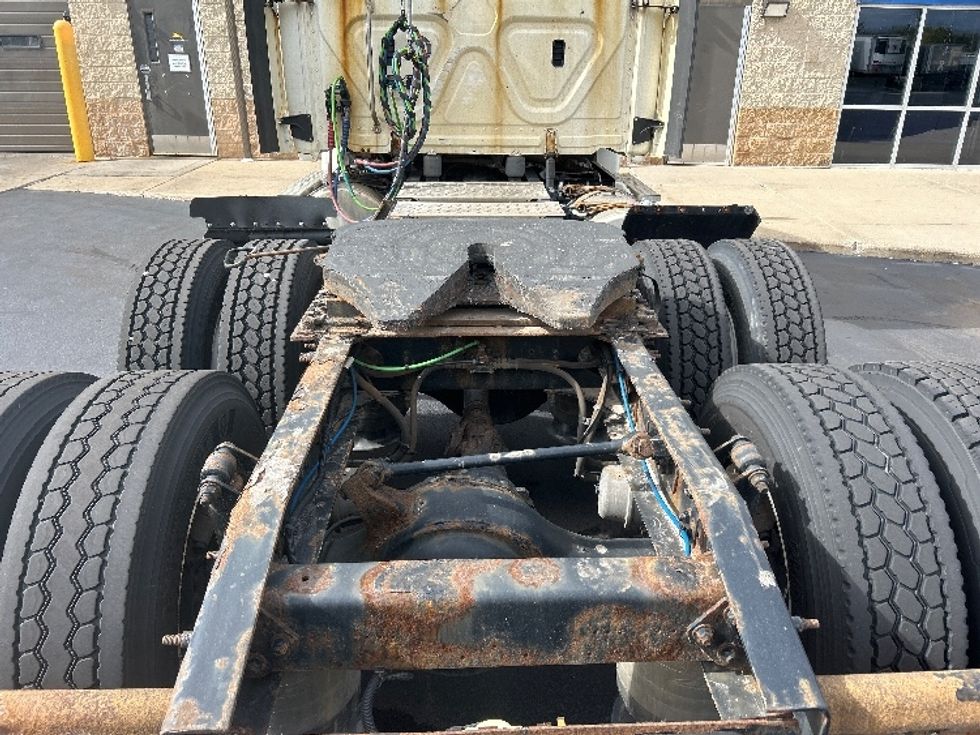 Day Cab Tractor-Heavy Duty Tractors-Freightliner-2018-Cascadia 12564ST-Milwaukee-WI-438,987\n\t\tmiles-$ 33,750 - Image 6