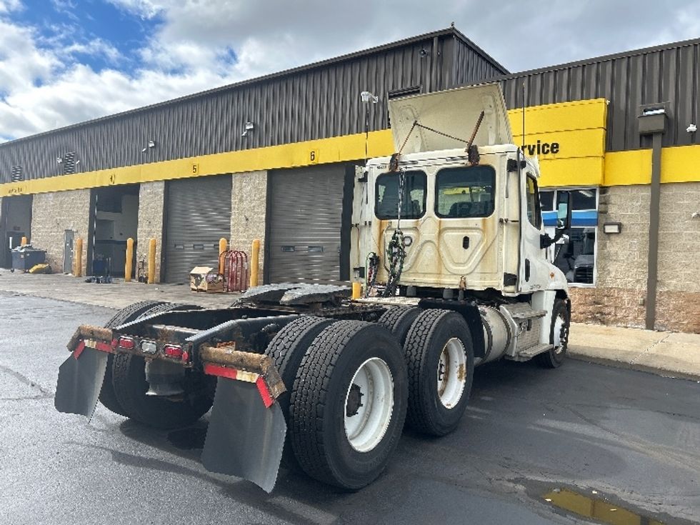 Day Cab Tractor-Heavy Duty Tractors-Freightliner-2018-Cascadia 12564ST-Milwaukee-WI-438,987\n\t\tmiles-$ 33,750 - Image 7