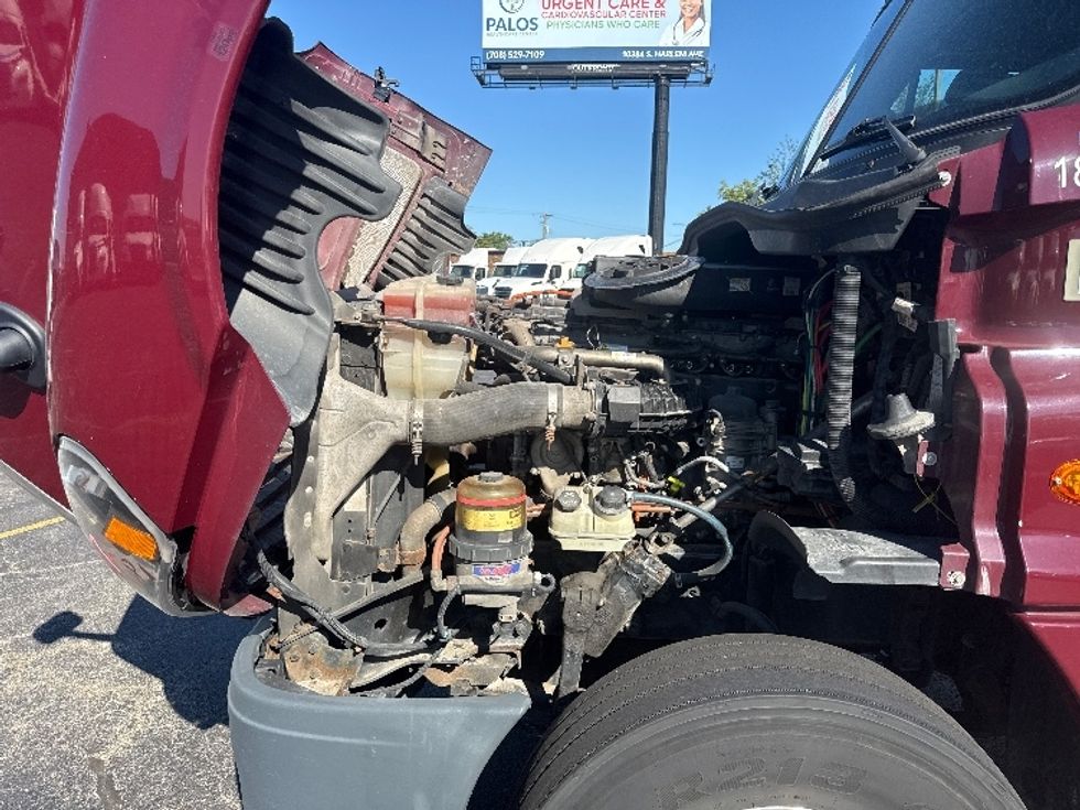 Day Cab Tractor-Heavy Duty Tractors-Freightliner-2018-Cascadia 12564ST-Milwaukee-WI-476,611\n\t\tmiles-$ 42,000 - Image 15