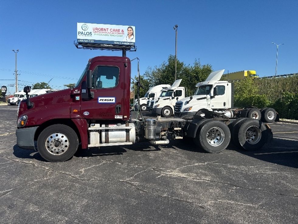 Day Cab Tractor-Heavy Duty Tractors-Freightliner-2018-Cascadia 12564ST-Milwaukee-WI-476,611\n\t\tmiles-$ 42,000 - Image 4