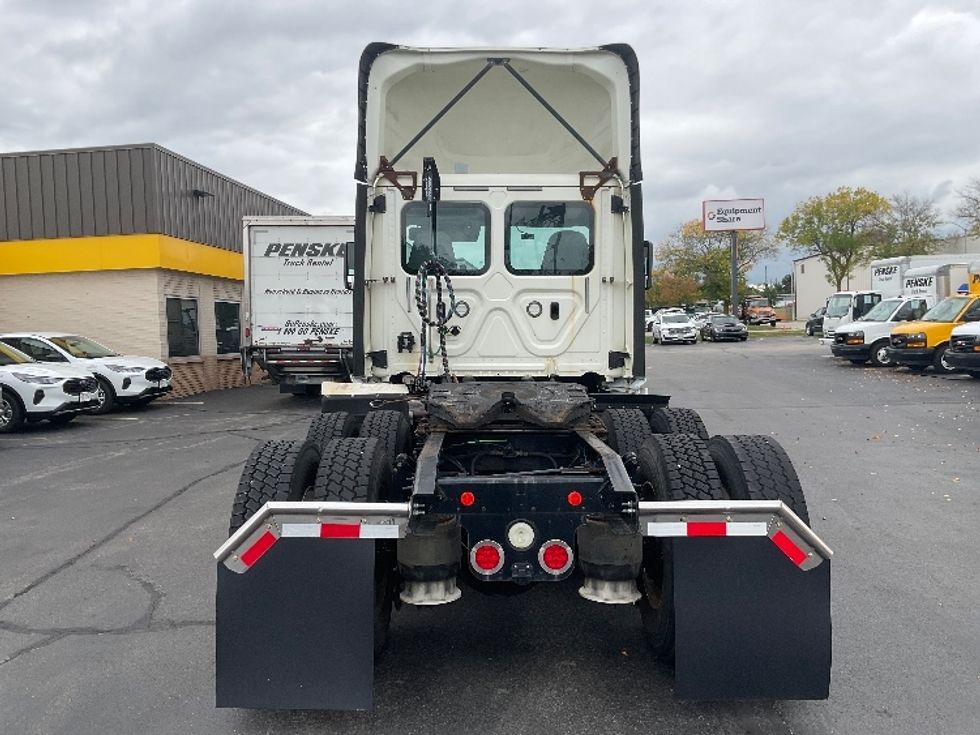 Day Cab Tractor-Heavy Duty Tractors-Freightliner-2018-Cascadia 12564ST-Milwaukee-WI-529,170\n\t\tmiles-$ 31,250 - Image 6