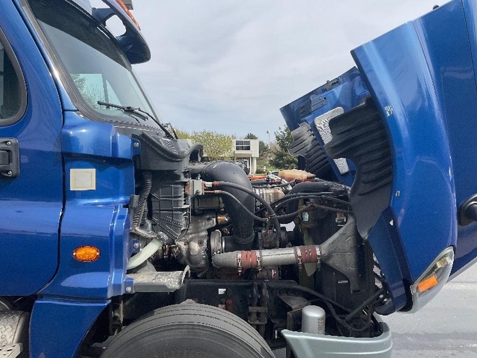 Day Cab Tractor-Heavy Duty Tractors-Freightliner-2018-Cascadia 12564ST-Milwaukee-WI-542,273\n\t\tmiles-$ 30,250 - Image 12
