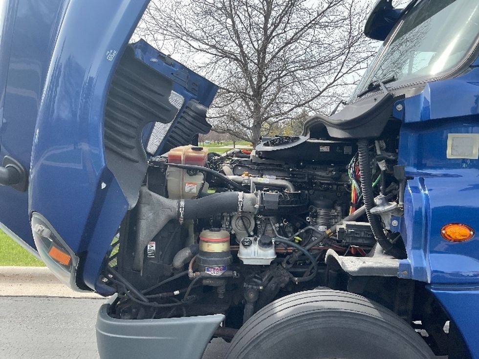 Day Cab Tractor-Heavy Duty Tractors-Freightliner-2018-Cascadia 12564ST-Milwaukee-WI-542,273\n\t\tmiles-$ 30,250 - Image 13