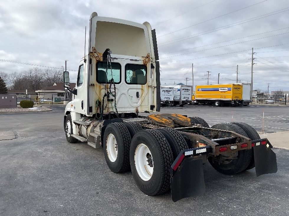 Day Cab Tractor-Heavy Duty Tractors-Freightliner-2018-Cascadia 12564ST-Milwaukee-WI-575,274\n\t\tmiles-$ 32,250 - Image 5