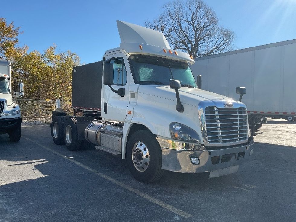 Day Cab Tractor-Heavy Duty Tractors-Freightliner-2018-Cascadia 12564ST-Mississauga-ON-244,164\n\t\tkm-$ 67,000 - Image 1