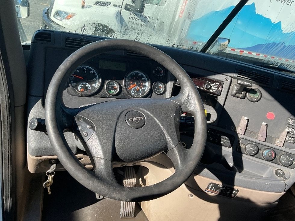 Day Cab Tractor-Heavy Duty Tractors-Freightliner-2018-Cascadia 12564ST-Mississauga-ON-244,164\n\t\tkm-$ 67,000 - Image 11