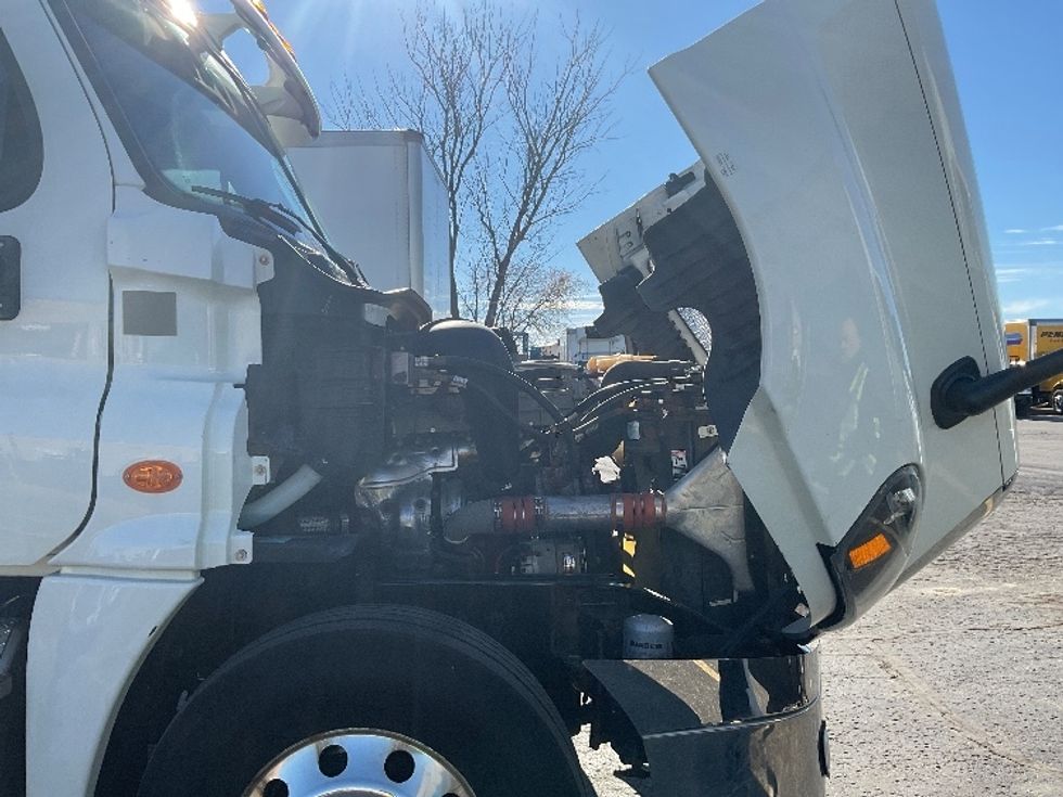 Day Cab Tractor-Heavy Duty Tractors-Freightliner-2018-Cascadia 12564ST-Mississauga-ON-244,164\n\t\tkm-$ 67,000 - Image 15