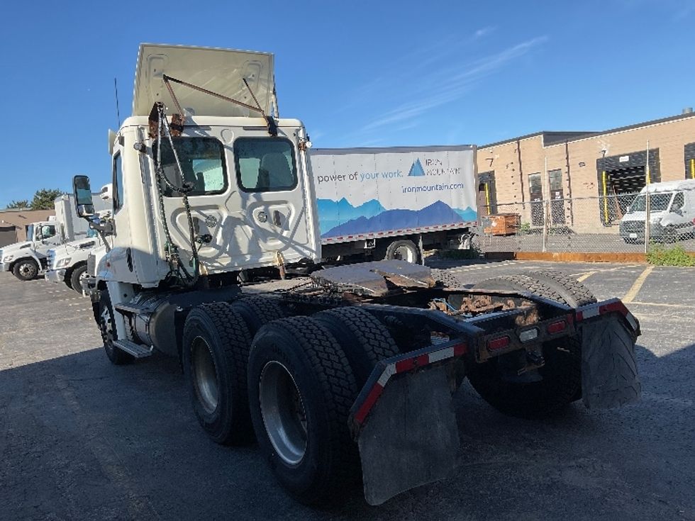 Day Cab Tractor-Heavy Duty Tractors-Freightliner-2018-Cascadia 12564ST-Mississauga-ON-244,164\n\t\tkm-$ 67,000 - Image 5