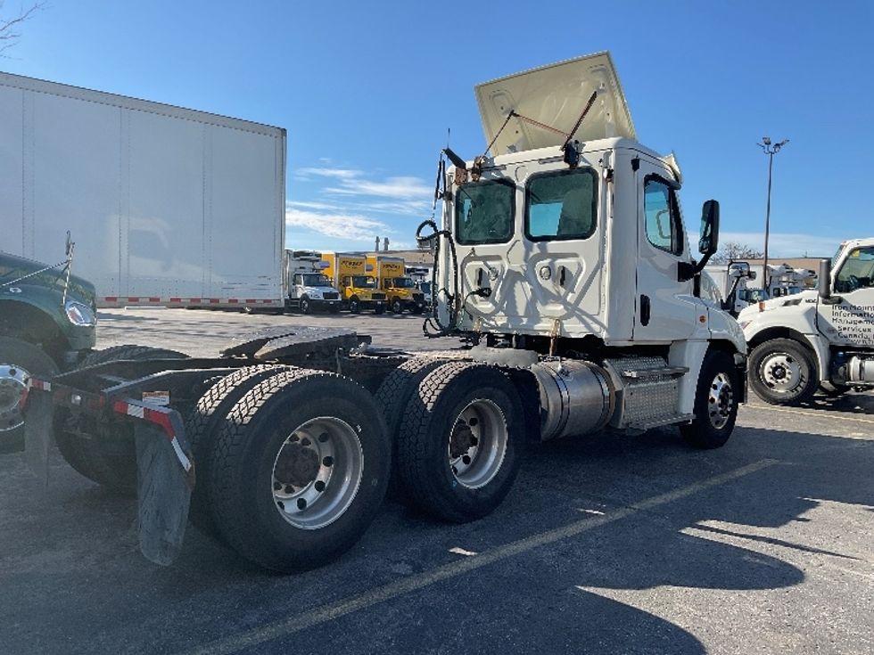Day Cab Tractor-Heavy Duty Tractors-Freightliner-2018-Cascadia 12564ST-Mississauga-ON-244,164\n\t\tkm-$ 67,000 - Image 7