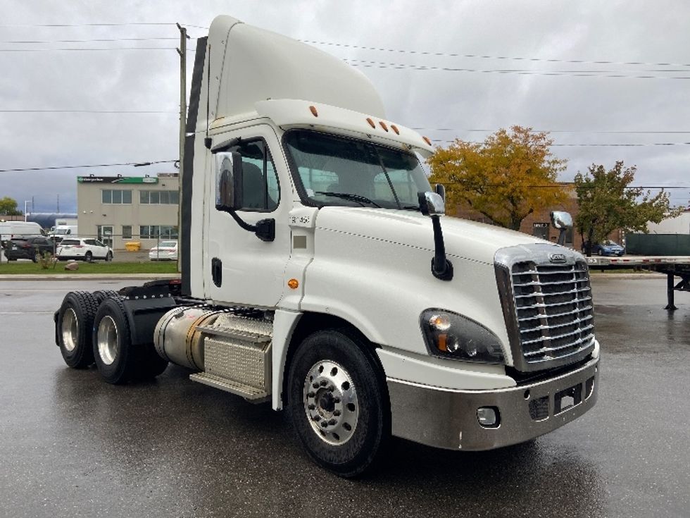 Day Cab Tractor-Heavy Duty Tractors-Freightliner-2018-Cascadia 12564ST-Mississauga-ON-397,301\n\t\tkm-$ 53,250 - Image 1