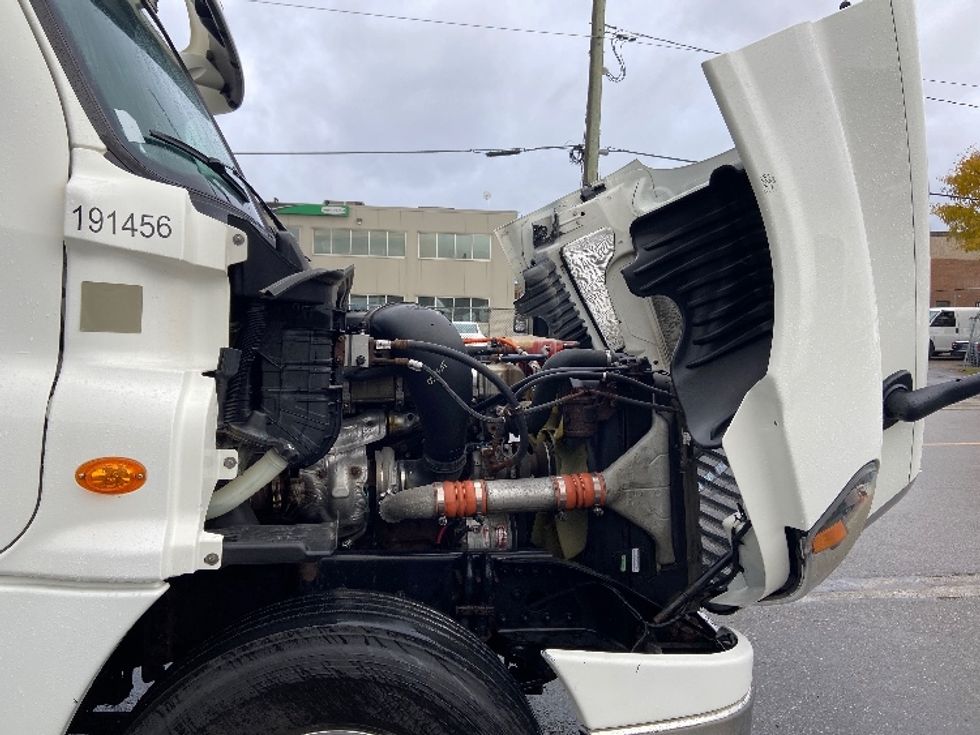 Day Cab Tractor-Heavy Duty Tractors-Freightliner-2018-Cascadia 12564ST-Mississauga-ON-397,301\n\t\tkm-$ 53,250 - Image 15