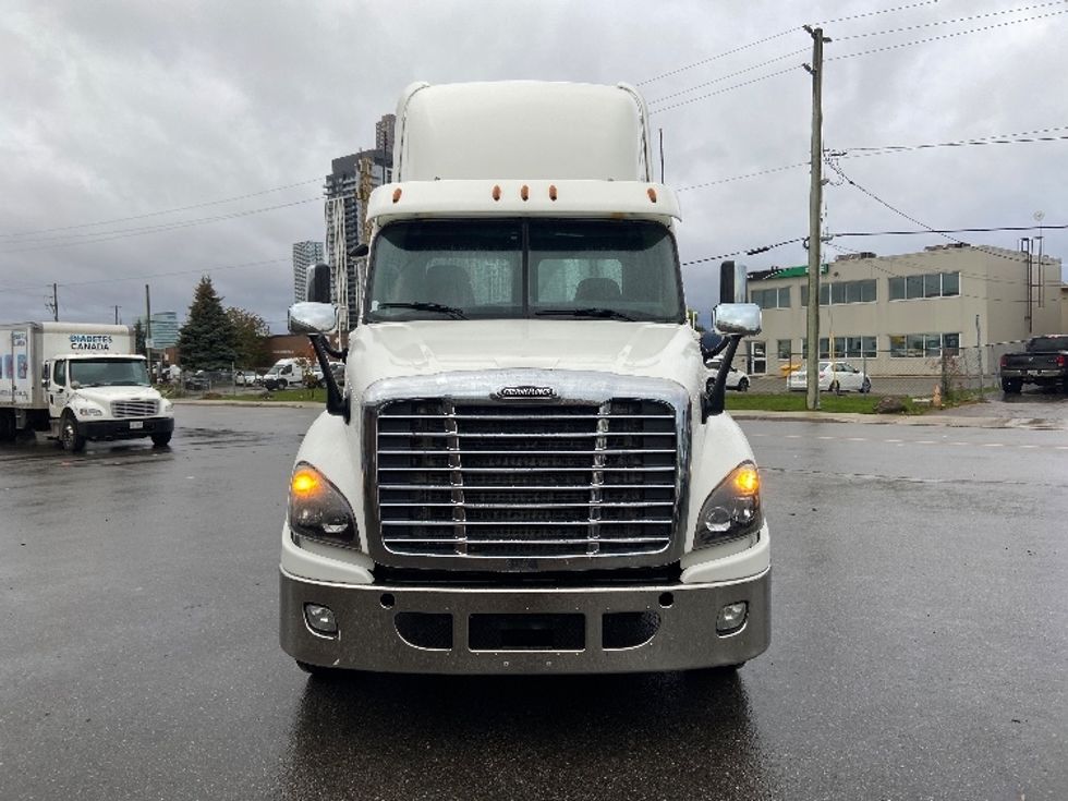 Day Cab Tractor-Heavy Duty Tractors-Freightliner-2018-Cascadia 12564ST-Mississauga-ON-397,301\n\t\tkm-$ 53,250 - Image 2