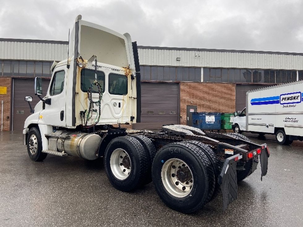 Day Cab Tractor-Heavy Duty Tractors-Freightliner-2018-Cascadia 12564ST-Mississauga-ON-397,301\n\t\tkm-$ 53,250 - Image 5