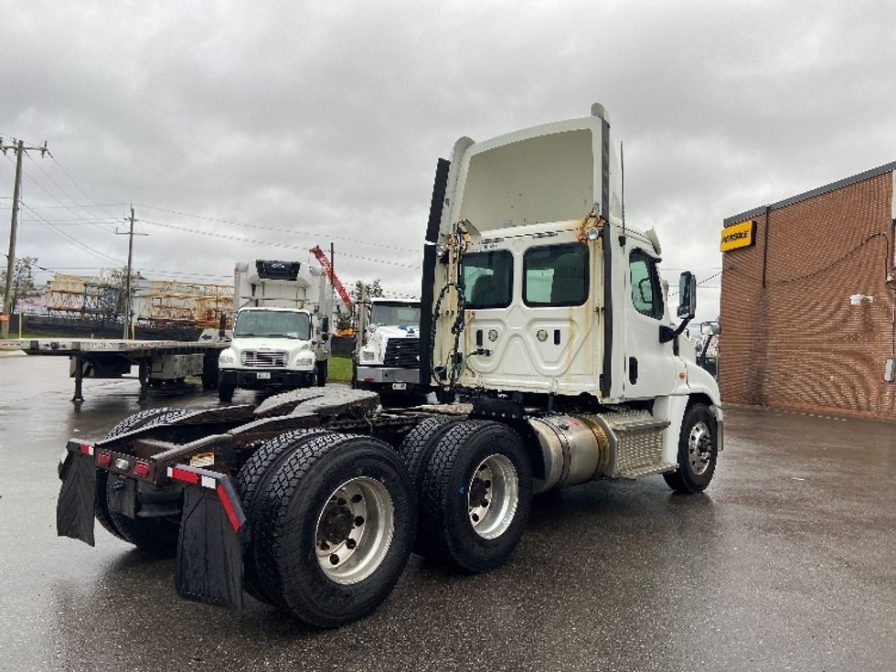 Day Cab Tractor-Heavy Duty Tractors-Freightliner-2018-Cascadia 12564ST-Mississauga-ON-397,301\n\t\tkm-$ 53,250 - Image 7