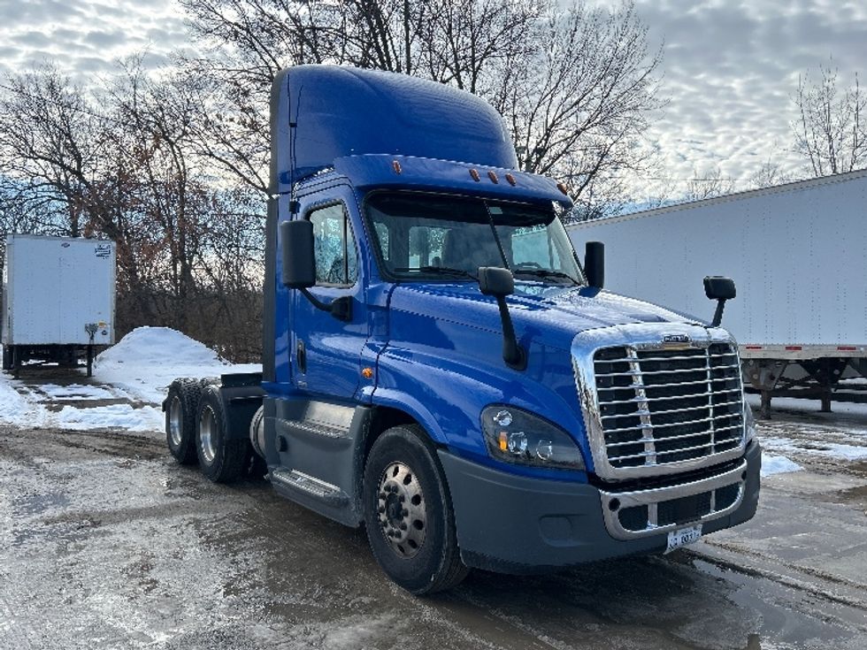 Day Cab Tractor-Heavy Duty Tractors-Freightliner-2018-Cascadia 12564ST-Moberly-MO-228,998\n\t\tmiles-$ 47,250 - Image 1