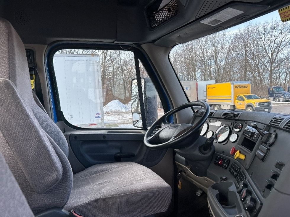 Day Cab Tractor-Heavy Duty Tractors-Freightliner-2018-Cascadia 12564ST-Moberly-MO-228,998\n\t\tmiles-$ 47,250 - Image 14