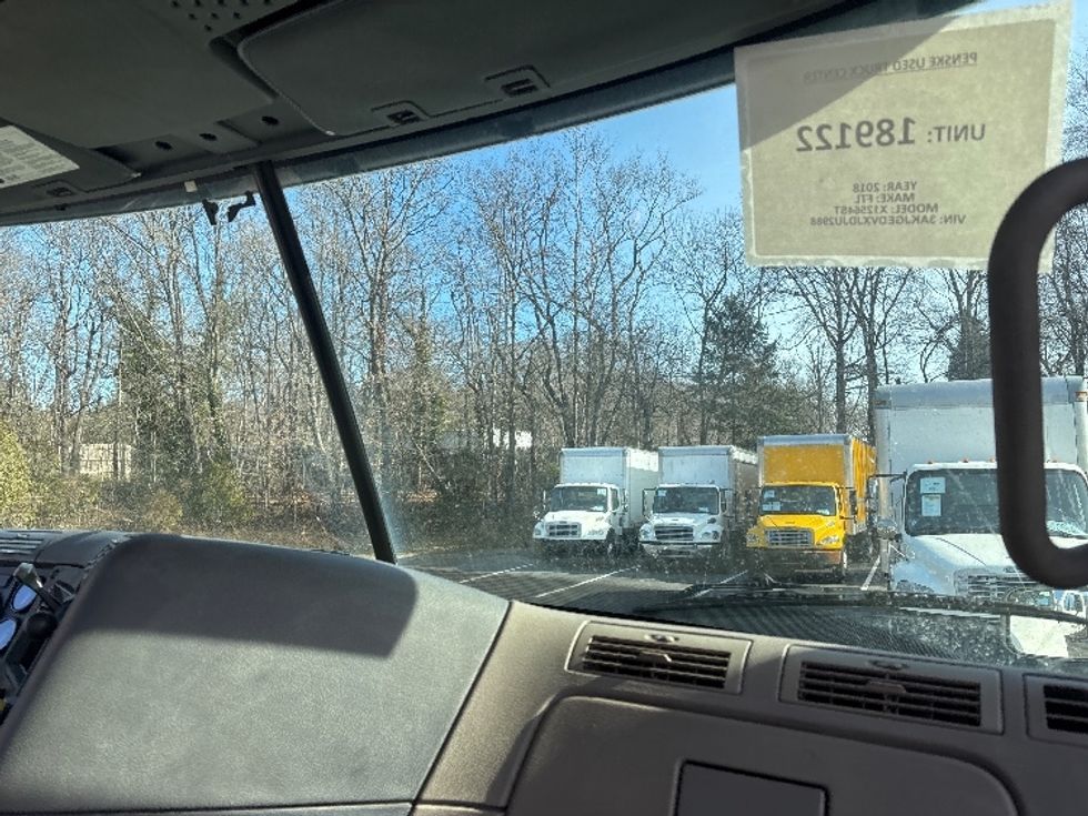 Day Cab Tractor-Heavy Duty Tractors-Freightliner-2018-Cascadia 12564ST-Monmouth Junction-NJ-235,727\n\t\tmiles-$ 44,750 - Image 13