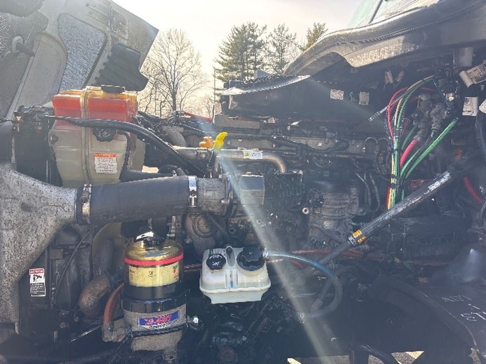 Day Cab Tractor-Heavy Duty Tractors-Freightliner-2018-Cascadia 12564ST-Monmouth Junction-NJ-235,727\n\t\tmiles-$ 44,750 - Image 16