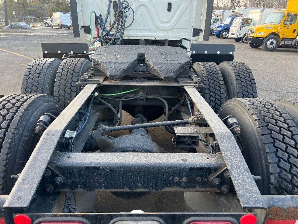 Day Cab Tractor-Heavy Duty Tractors-Freightliner-2018-Cascadia 12564ST-Monmouth Junction-NJ-296,661\n\t\tmiles-$ 37,000 - Image 6