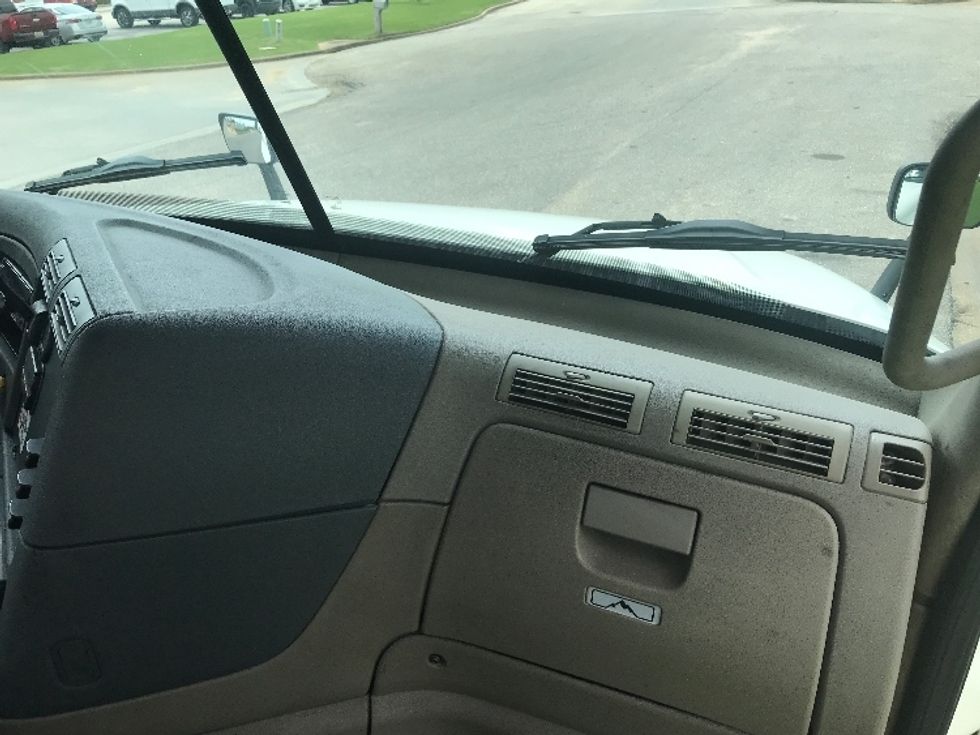 Day Cab Tractor-Heavy Duty Tractors-Freightliner-2018-Cascadia 12564ST-Montgomery-AL-260,006\n\t\tmiles-$ 54,000 - Image 12