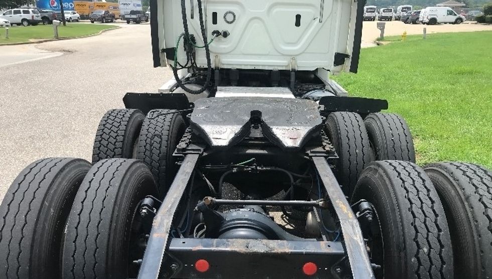 Day Cab Tractor-Heavy Duty Tractors-Freightliner-2018-Cascadia 12564ST-Montgomery-AL-260,006\n\t\tmiles-$ 54,000 - Image 6