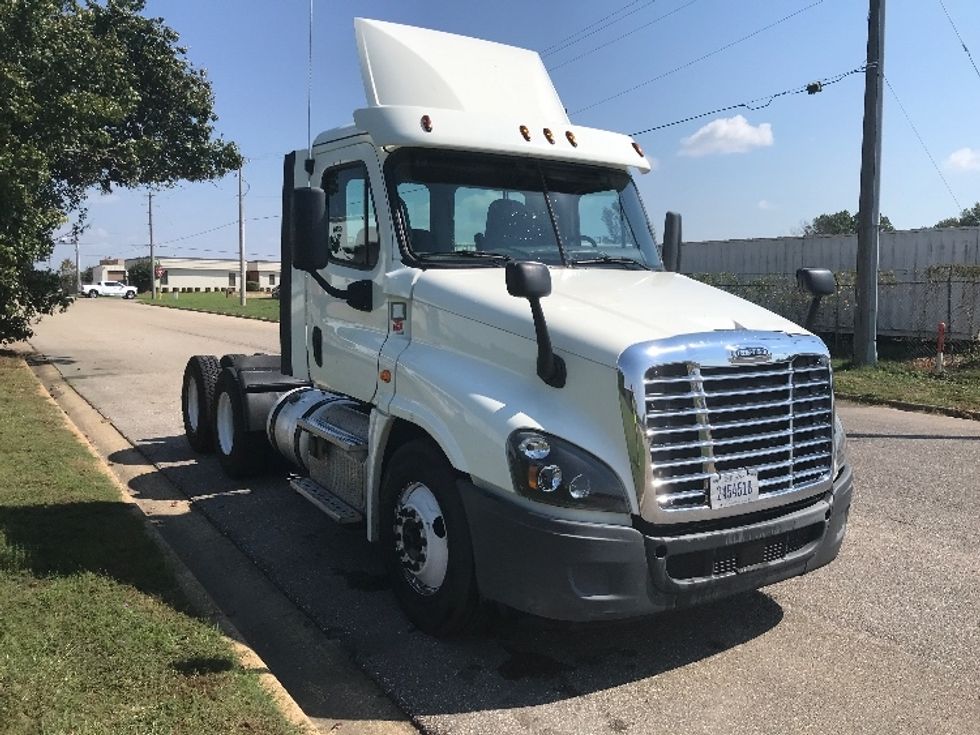2018 Freightliner Cascadia 12564ST Day Cab Tractor