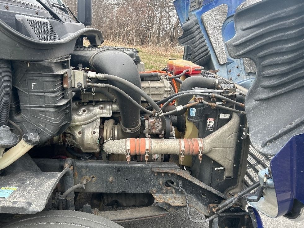 Day Cab Tractor-Heavy Duty Tractors-Freightliner-2018-Cascadia 12564ST-Montgomery-NY-202,989\n\t\tmiles-$ 39,250 - Image 14