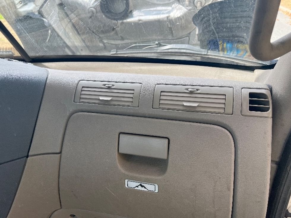 Day Cab Tractor-Heavy Duty Tractors-Freightliner-2018-Cascadia 12564ST-Montgomery-NY-314,467\n\t\tmiles-$ 43,500 - Image 13