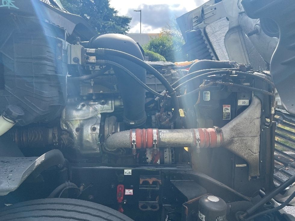 Day Cab Tractor-Heavy Duty Tractors-Freightliner-2018-Cascadia 12564ST-Montgomery-NY-314,467\n\t\tmiles-$ 43,500 - Image 15