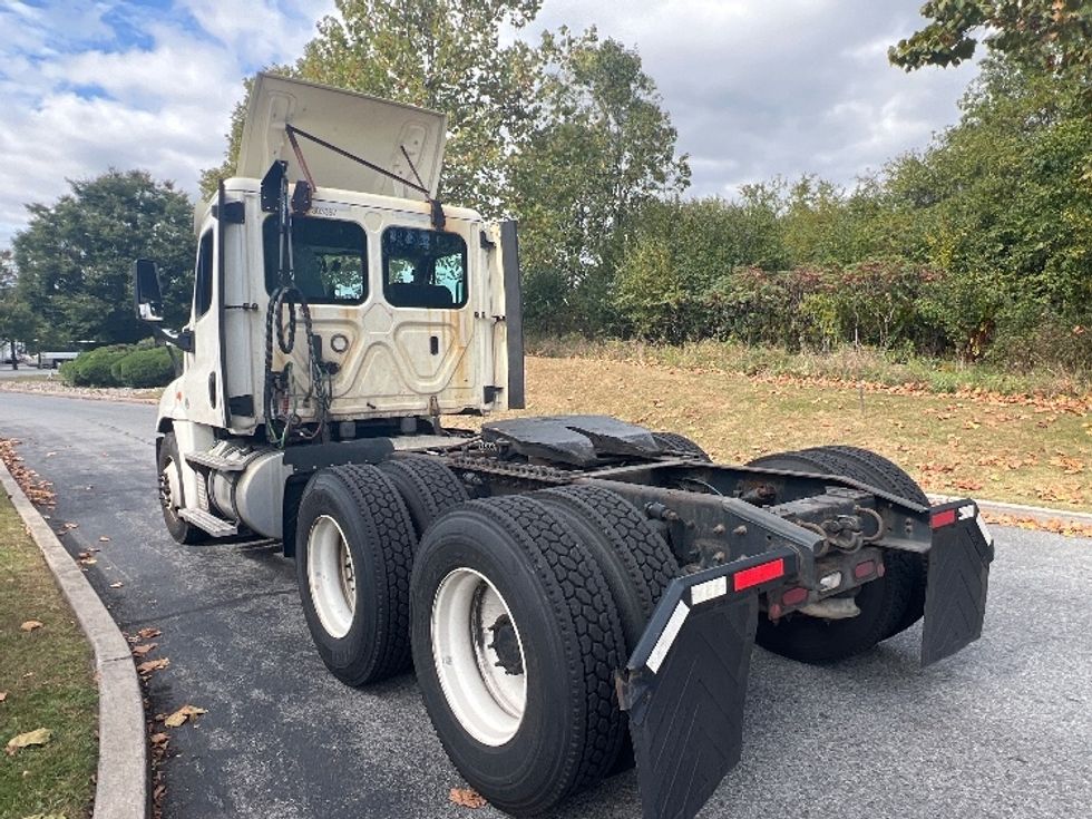 Day Cab Tractor-Heavy Duty Tractors-Freightliner-2018-Cascadia 12564ST-Montgomery-NY-314,467\n\t\tmiles-$ 43,500 - Image 5